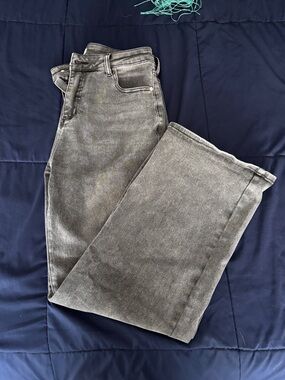 Women’s Gray Straight-Leg Jeans